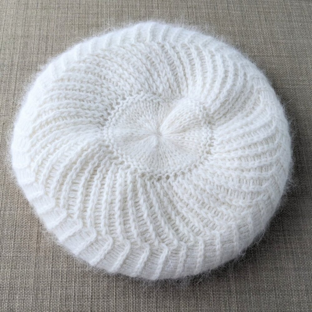Angora Wool Knit Beret Made in Italy Cream White Soft c1